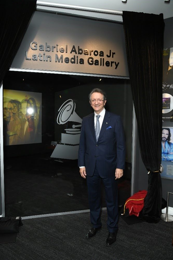 En este momento estás viendo EL GRAMMY MUSEUM® Y LA ACADEMIA LATINA DE LA GRABACIÓN® CAMBIAN EL NOMBRE DE SU GALERÍA DIGITAL DE CONTENIDO LATINO A: THE GABRIEL ABAROA, JR. LATIN MEDIA GALLERY