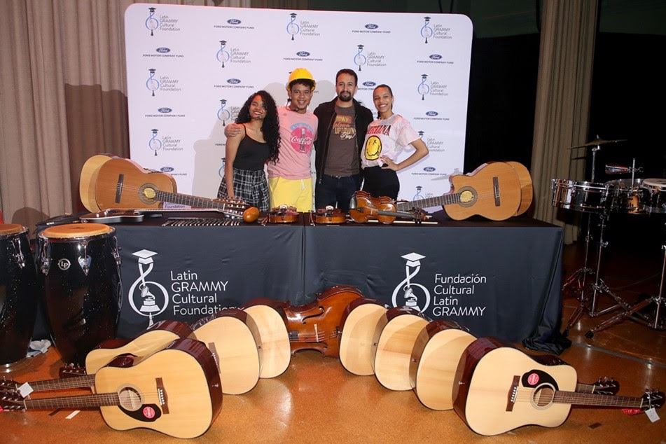 En este momento estás viendo LIN-MANUEL MIRANDA SE UNE AL PROGRAMA LATIN GRAMMY EN LAS ESCUELAS™ PARA BENEFICIO DEL GEORGE WASHINGTON EDUCATIONAL CAMPUS EN NUEVA YORK