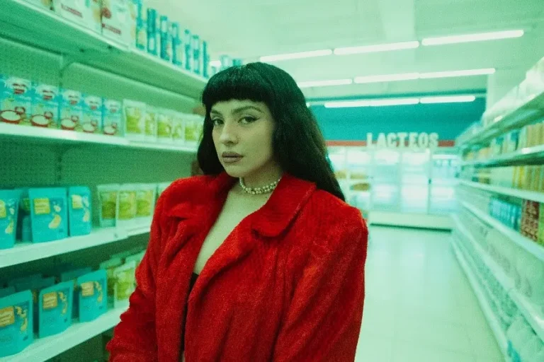 Lee más sobre el artículo MON LAFERTE ESTRENA VIDEOCLIP PARA “SUPERMERCADO” Y GIRA POR MÉXICO Y ESPAÑA