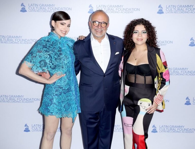 Lee más sobre el artículo LA FUNDACIÓN CULTURAL LATIN GRAMMY® OTORGA LA BECA