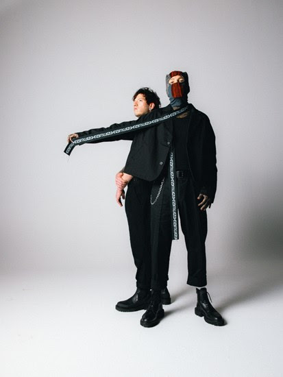 Lee más sobre el artículo TWENTY ONE PILOTS LANZAN EL MUY ESPERADO NUEVO ÁLBUM CLANCY